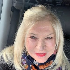 Meet your Posher, Sandy